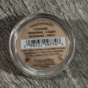 Bare Escentuals - Tinted Feather Light - Mineral Veil